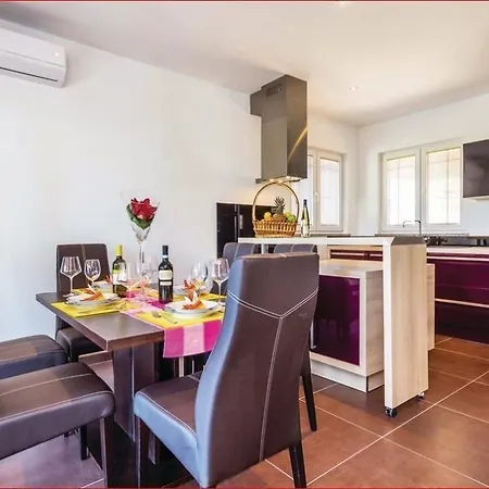 Chill Out Holiday home *